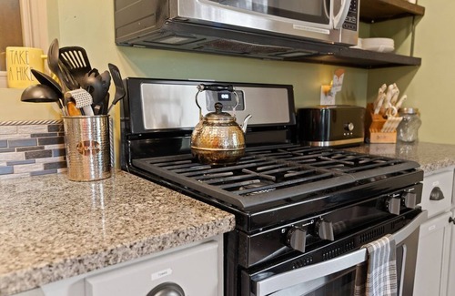 Hallsville Casa | Red Fox Hollow - Hocking Hills, Clear Creek, Hot Tub, Fire Pit and Swing