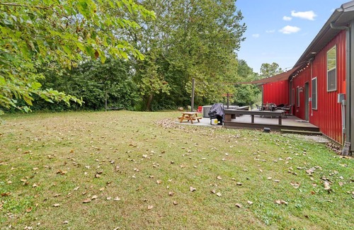 Hallsville Casa | Red Fox Hollow - Hocking Hills, Clear Creek, Hot Tub, Fire Pit and Swing