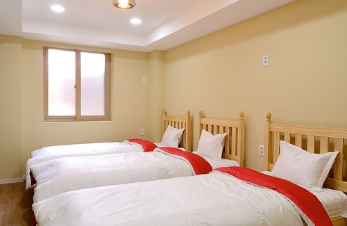 Myeongdong Casa | Red Guest House