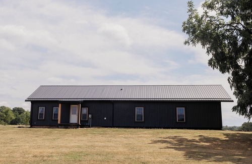 Freeport Casa | Red Hill Farm's Newly Renovated "Bunkhouse" with Hot tub and Gameroom