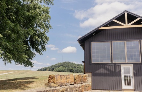 Freeport Casa | Red Hill Farm's Newly Renovated "Bunkhouse" with Hot tub and Gameroom