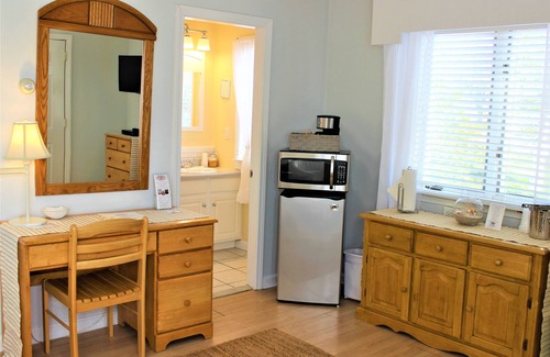 Falmouth Heights Hotel | Red Horse Inn