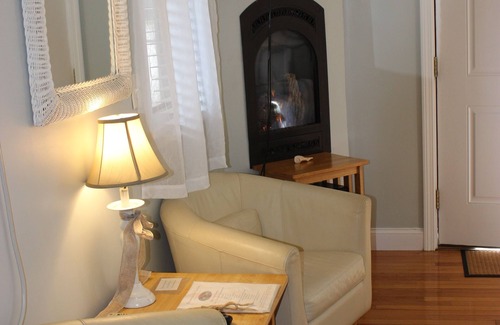 Falmouth Heights Hotel | Red Horse Inn
