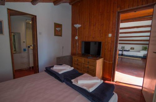 Veli Losinj Casa | Red House Veli Lošinj