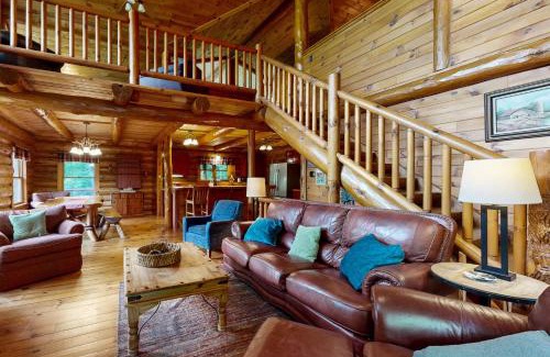 Sylva Casa | Red Lantern Lodge