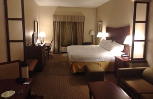 Salmon Creek Casa | Red Lion Inn - Suites 4