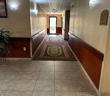Humble Hotel | Red Lion Inn & Suites IAH Airport East