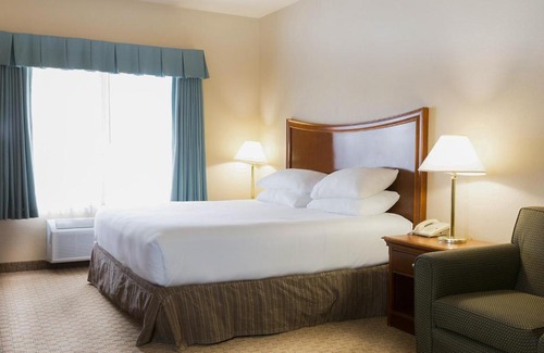 McMinnville Hotel | Red Lion Inn & Suites McMinnville