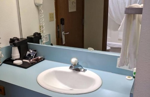Post Falls Hotel | Red Lion Inn & Suites Post Falls