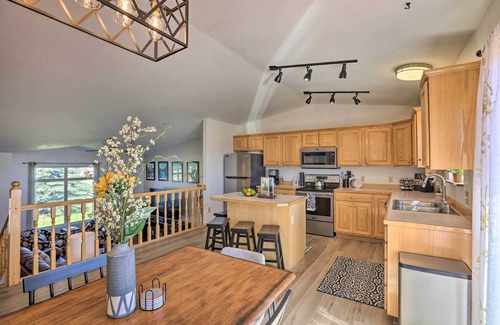 Red Lodge Casa | Red Lodge Townhome w/ Hot Tub & Mountain Views!