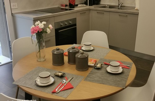 Maranello Apartamento | RED MELOGRANO detached apartment with garden near Ferrari Museum