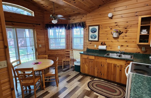 Chief Lake Complejo | Red Oak Cabin- Cabin on the Chippewa Flowage within a Resort