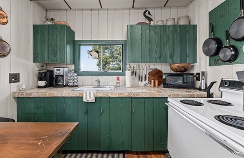 Fredericksburg Casa | Red Oak Cabin | Newly Renovated | Great Views
