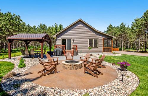Arkdale Casa | Red Pine Cabin