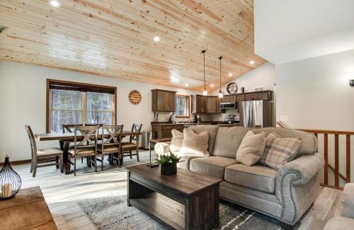 Arkdale Casa | Red Pine Cabin
