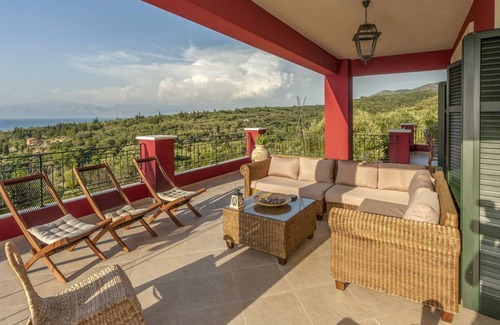 Sfakera Villa | 300 m² Villa ∙ 8 habitaciones ∙ 14 personas