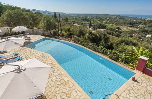 Sfakera Villa | 300 m² Villa ∙ 8 habitaciones ∙ 14 personas