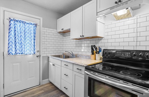 Stanton Casa | Red River Duplex - Unit 6 - 12 miles to the Gorge!