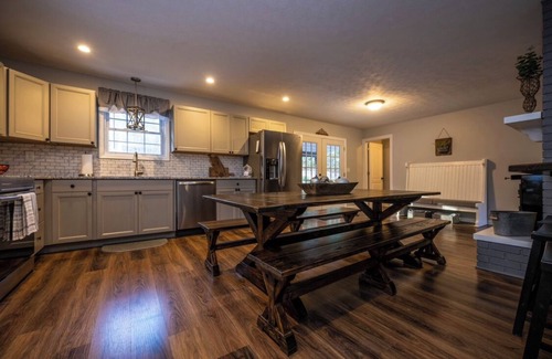 Clay City Casa | Red River Gorge! 5 bed/3bath on 8 private acres!! Hot tub, Arcade room, Garage