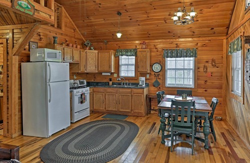 Primrose Cabina | Red River Gorge Cabin: 3 dormitorios / 1 baño, capacidad para 6 personas, ubicado en 2 acres