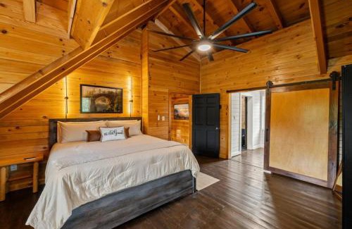 Rogers Casa | Red River Gorge Family Cabin with Hot Tub