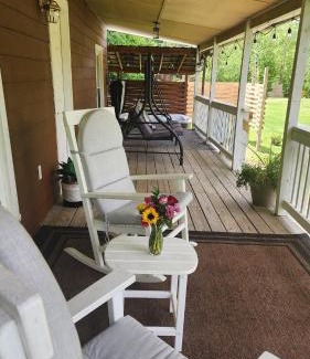Stanton Casa | Red River Gorge Farmhouse 50 Acres