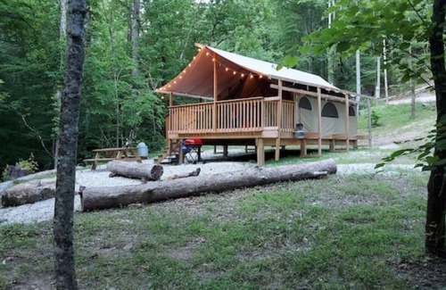 Frenchburg Cabina | Red River Gorge Glamper, inside the Gorge!