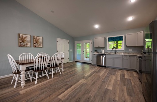 Stanton Casa | Red River Gorge, High Speed Wi-Fi, KY Dragway, Hollerwood Stay