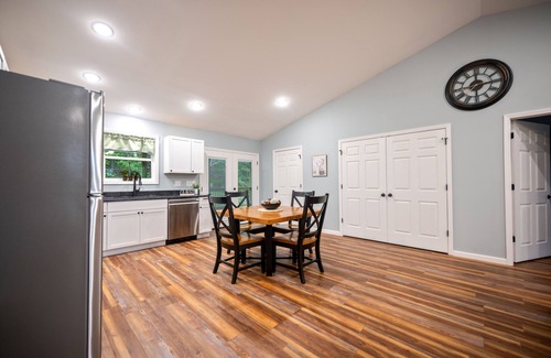 Stanton Casa | Red River Gorge, Hollerwood Stays! High Speed Wi-Fi, Pet-Friendly! New Home!
