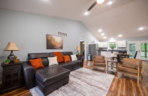 Stanton Casa | Red River Gorge, Hollerwood Stays! High Speed Wi-Fi, Pet-Friendly! New Home!