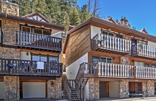 Red River Casa | Red River Townhome w / Balconies - A pie de Main St