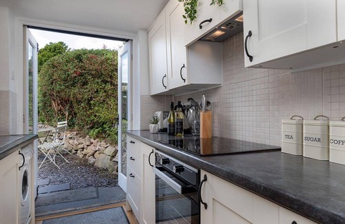 Brynsiencyn Cabaña | Red Robin Cottage - Una Habitación Casa Rural, Capacidad 2