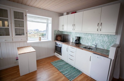 Torshavn Casa | Red Robin - Vacation homes next to Svartifossur waterfall
