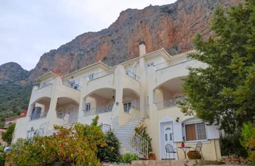 Livadi Apartamento | Red Rock and View Leonidio maisonette studio