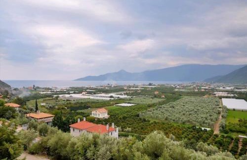 Livadi Apartamento | Red Rock and View Leonidio maisonette studio