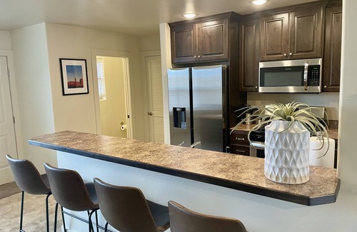 Moab South Valley Casa | Red Rock Views! I Pool & Hot Tub I Trailer Parking I Bike Storage