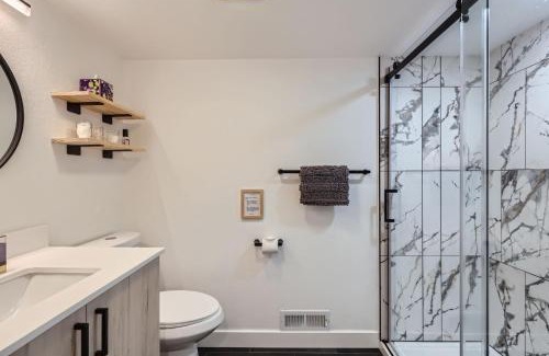 Applewood West Casa | Red Rocks Base 1BR Suite w Kitchenette