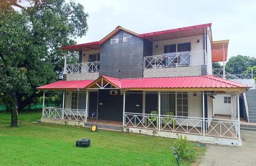 Ramnagar Casa | Red roof in