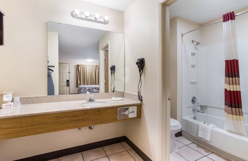 Northeast Heights Hotel | Red Roof Inn Albuquerque - Midtown