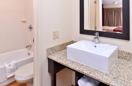 Champaign Hotel | Red Roof Inn Champaign - University