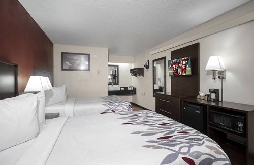Champaign Hotel | Red Roof Inn Champaign - University
