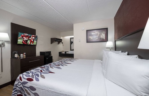 Champaign Hotel | Red Roof Inn Champaign - University