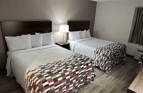 Spring Hill Hotel | Red Roof Inn Charleston - Dunbar