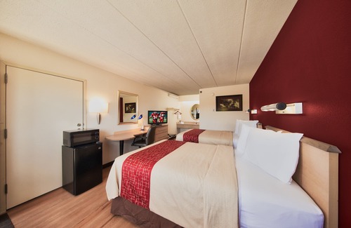 Blue Ash Hotel | Red Roof Inn Cincinnati Northeast - Blue Ash
