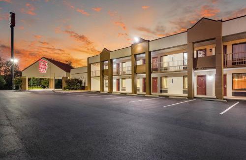 Clarksville Hotel | Red Roof Inn Clarksville