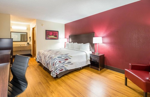 Clarksville Hotel | Red Roof Inn Clarksville