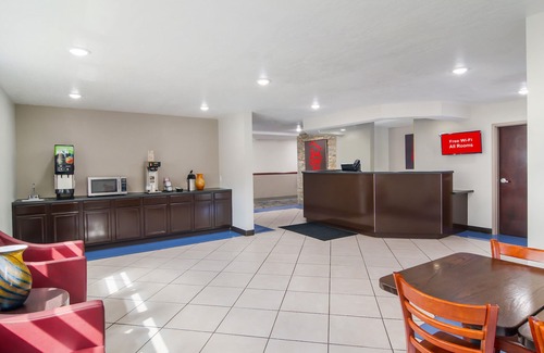 Darien Hotel | Red Roof Inn Darien - I-95/ North Brunswick