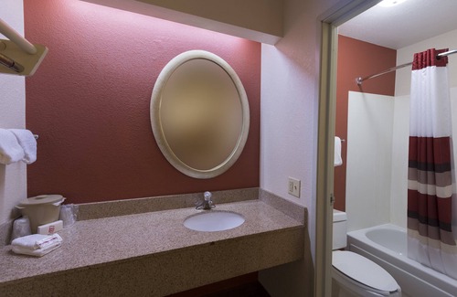 Murlin Heights Hotel | Red Roof Inn Dayton North Airport