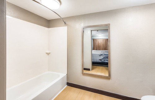 Miamisburg Hotel | Red Roof Inn Dayton South - Miamisburg