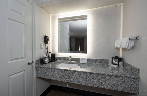 Gulf Shores Hotel | Red Roof Inn Gulf Shores